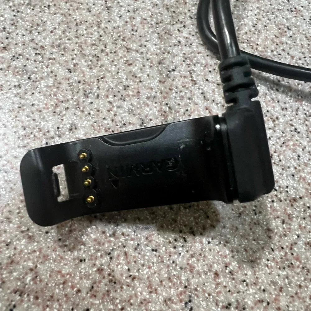 Garmin Vivoactive HR smartwatch- EUC - has hairline crack on face - STILL WORKS!